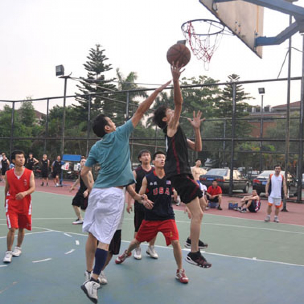 飛馬廣告與頤養(yǎng)院友誼籃球賽